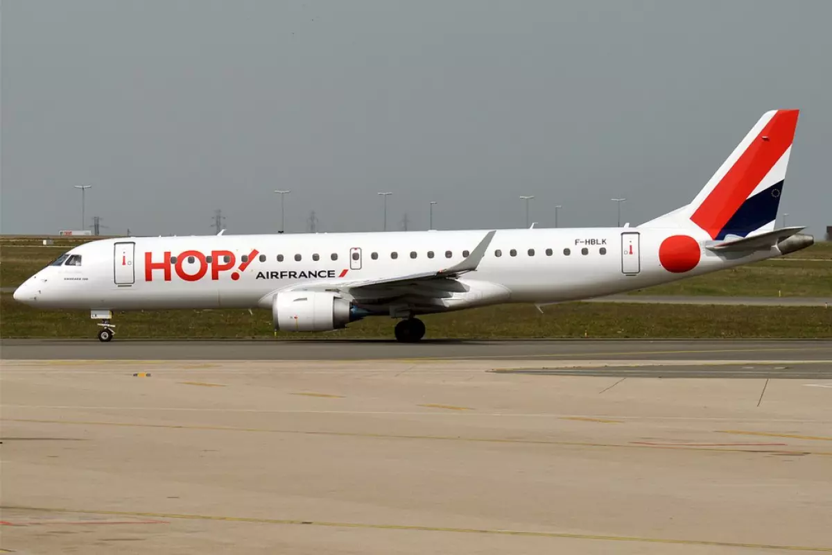 1024px-hop_f-hblk_embraer_erj-190std_40665015043