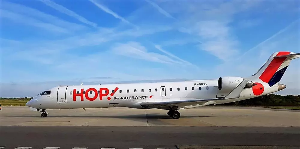 crj_700_de_la_compagnie_hop_for_air_france_a_lorient